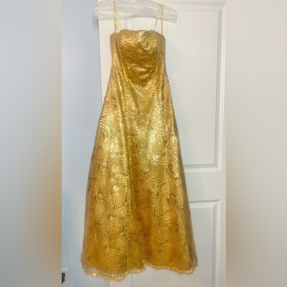 ✨Gold Strapless Sequined Prom/Pageant Dress✨